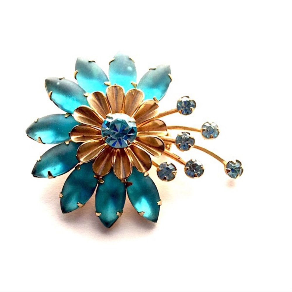 Vintage Flower Brooch Frosted Gold Tone Metal